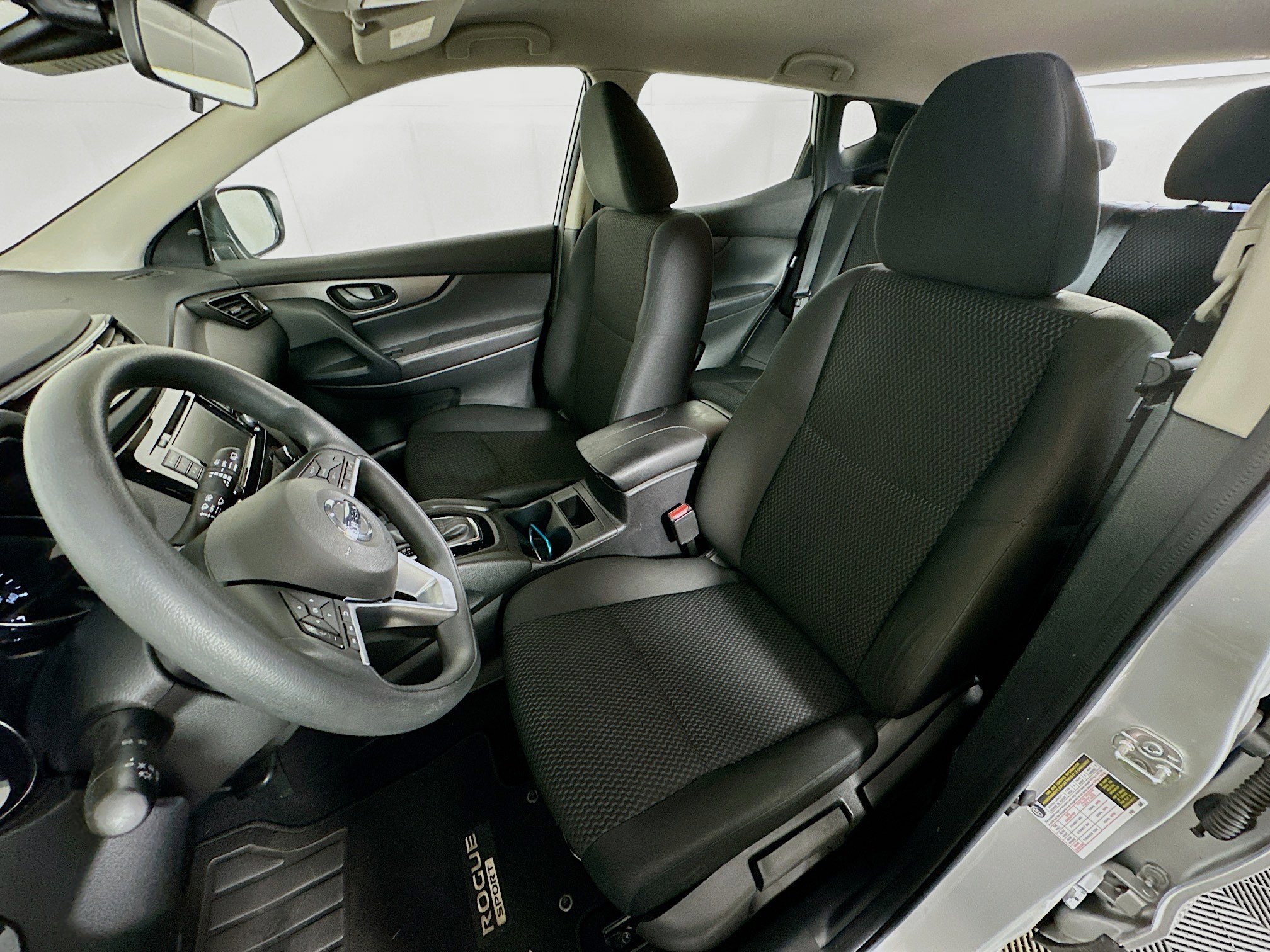 Used 2022 Nissan Rogue Sport S image 13