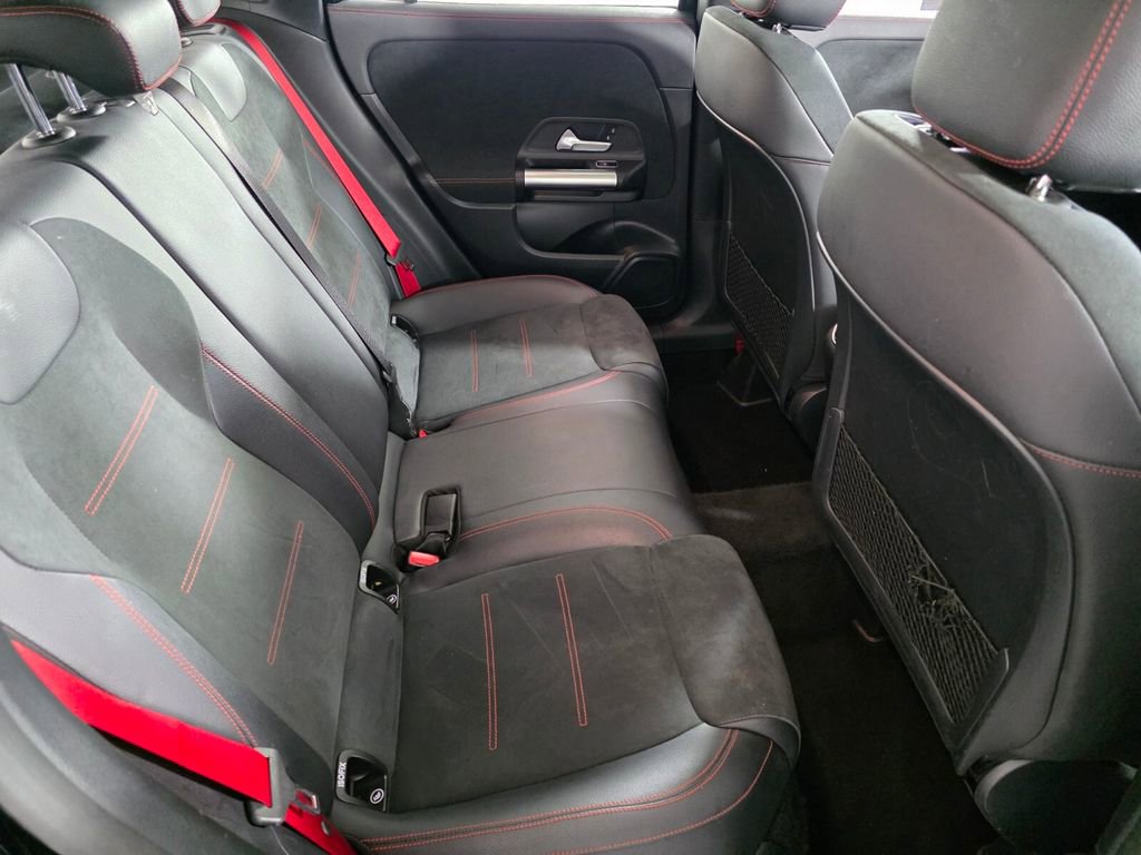 Used 2023 Mercedes-Benz GLA 35 AMG 4MATIC image 28