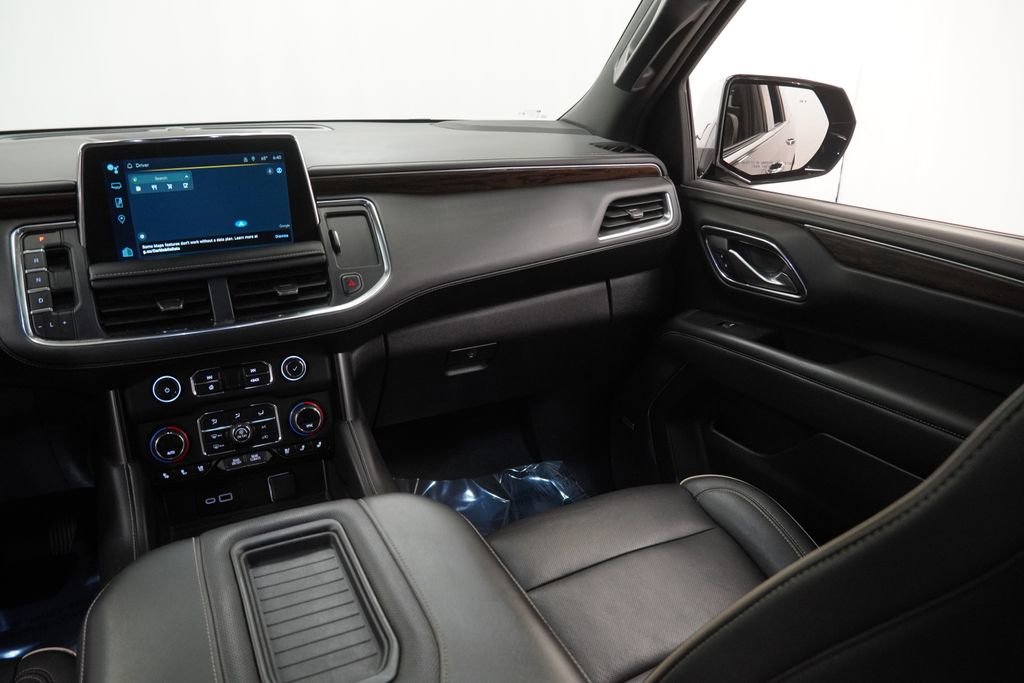 Used 2024 Chevrolet Suburban Premier image 29