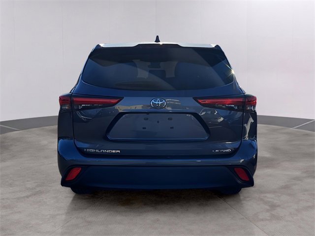 Used 2023 Toyota Highlander LE image 5