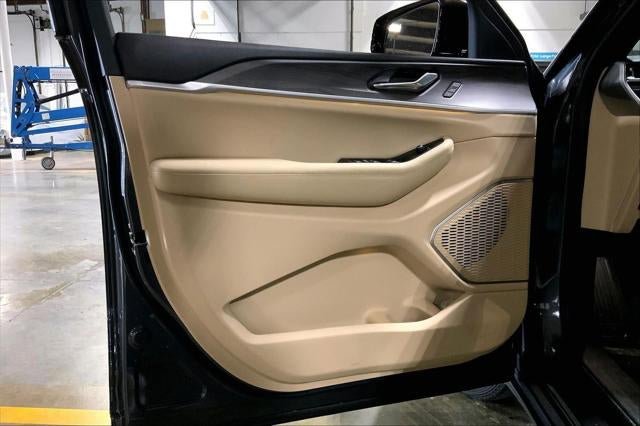 New 2025 Jeep Grand Cherokee Limited w/ Luxury Tech Group II AWD/4WD image 43