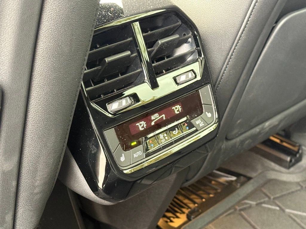 Used 2025 BMW iX xDrive50 w/ Premium Package image 18