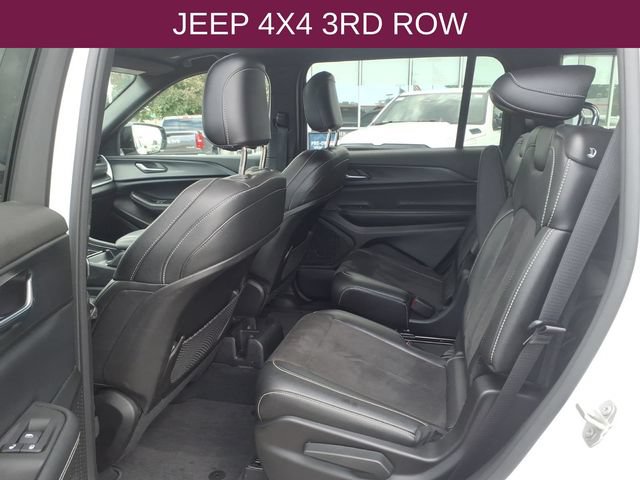 Used 2024 Jeep Grand Cherokee L Altitude AWD/4WD image 14