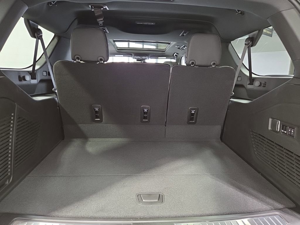 New 2026 Chevrolet Suburban RST image 39