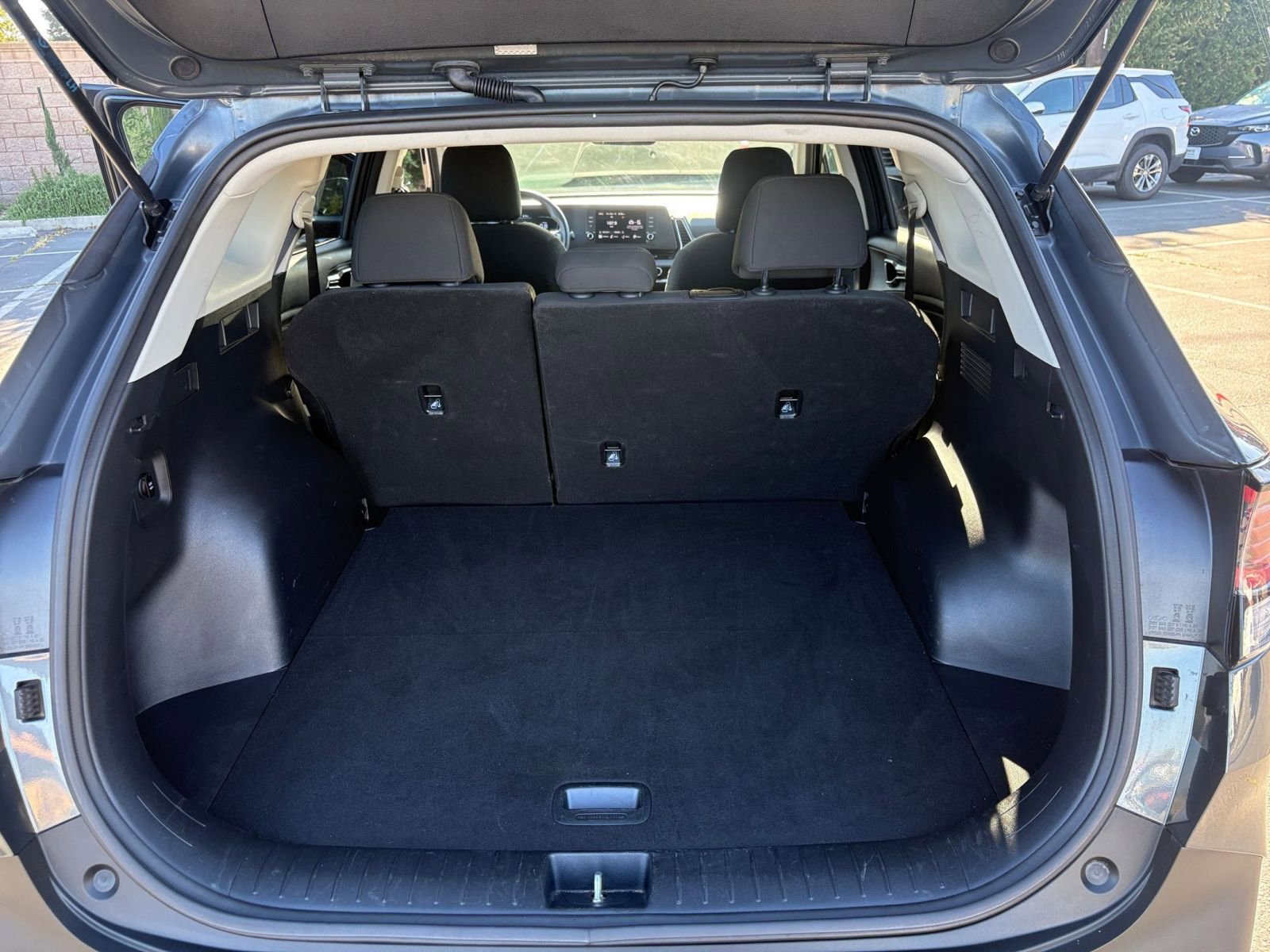 Used 2025 Kia Sportage LX image 30