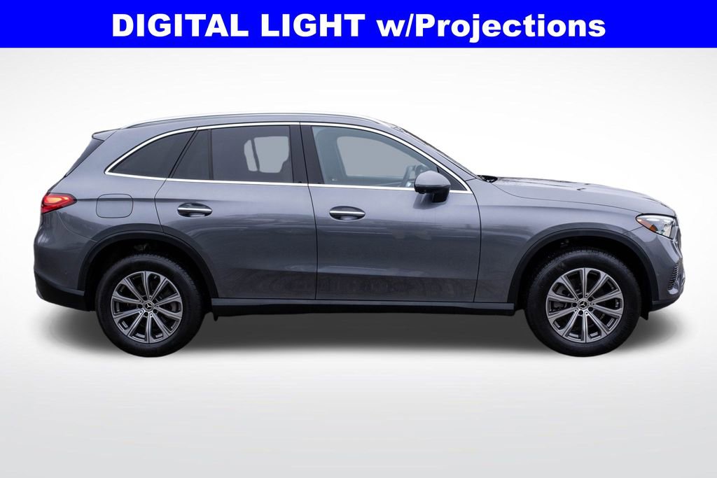 Used 2023 Mercedes-Benz GLC 300 4MATIC w/ Pinnacle Trim Package image 9