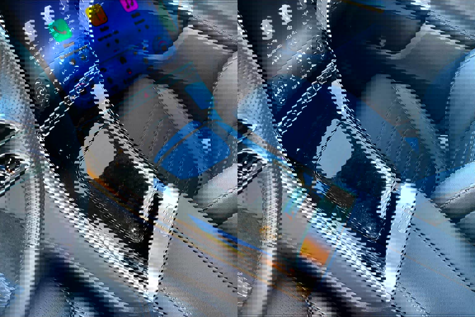 Used 2025 Mercedes-Benz GLC 300 4MATIC image 16