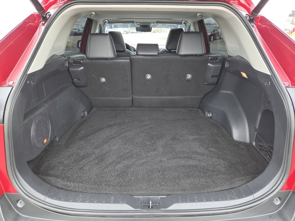 Used 2020 Toyota RAV4 Limited image 27