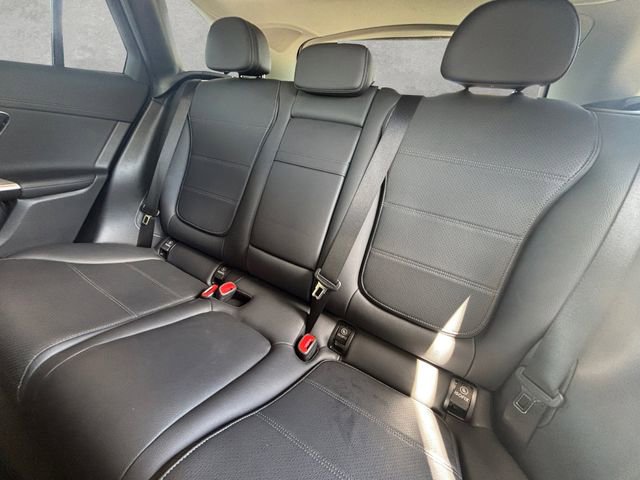 Used 2024 Mercedes-Benz GLC 300 image 28