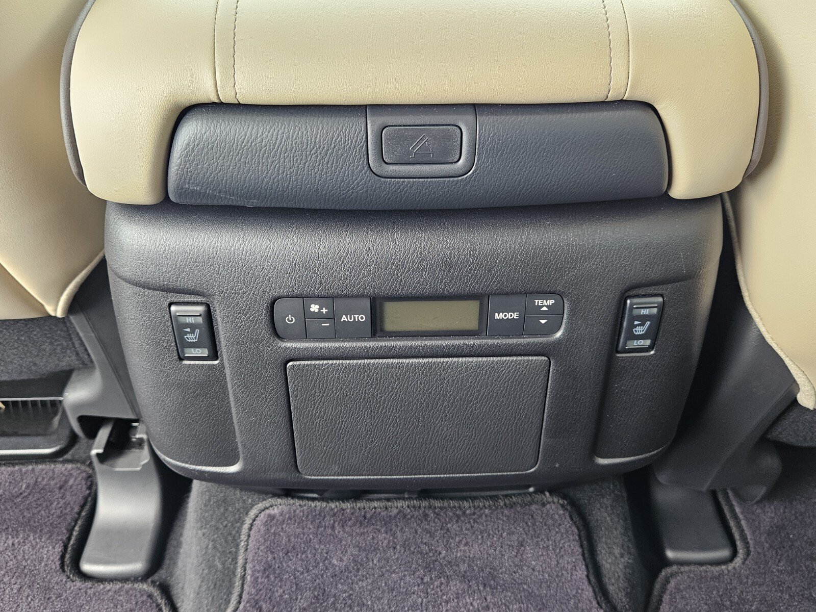 Used 2021 Nissan Armada Platinum w/ Captain's Chairs Package RWD image 14