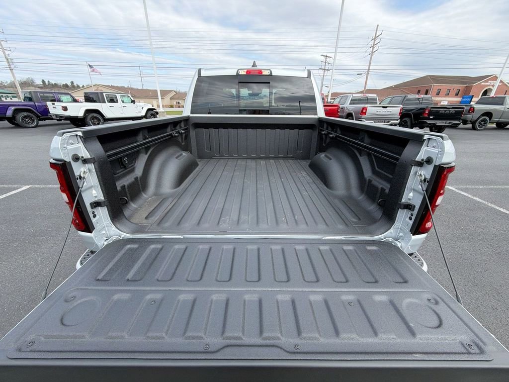 New 2026 RAM 1500 4x4 Crew Cab image 30