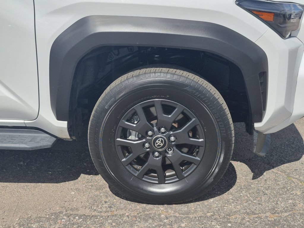 Used 2025 Toyota 4Runner SR5 AWD/4WD image 17