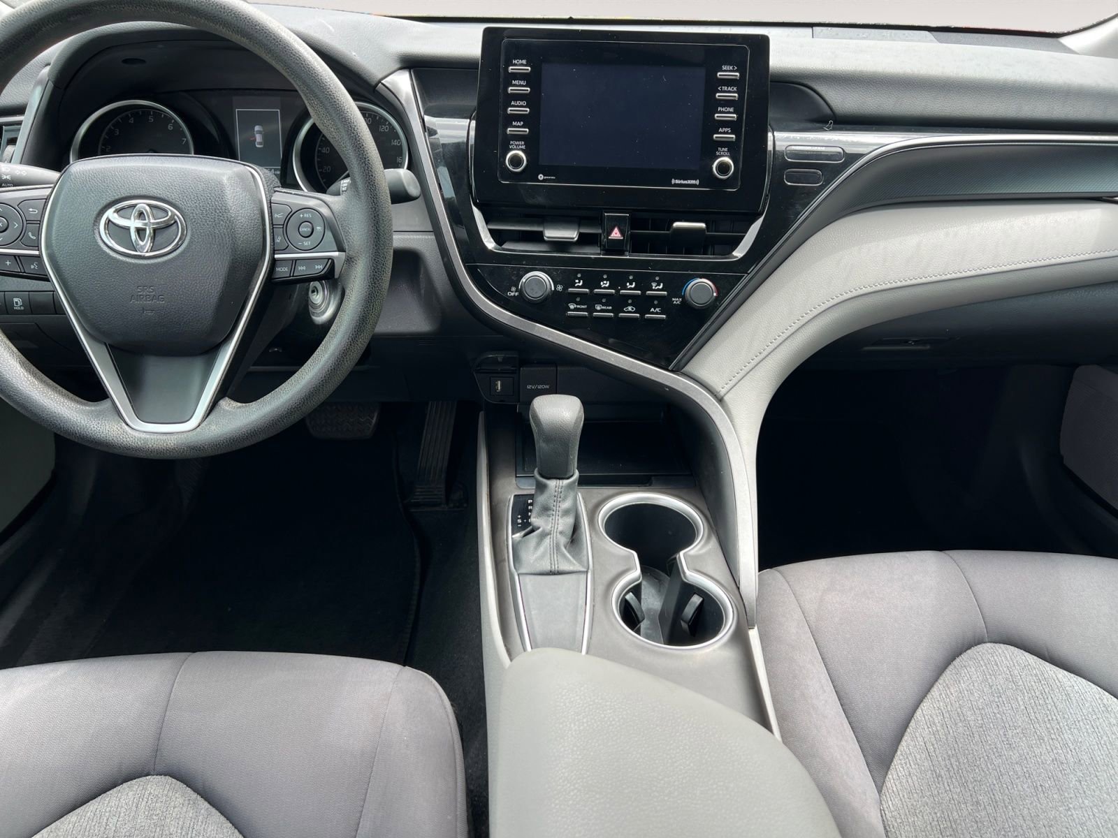 Used 2021 Toyota Camry LE FWD image 11
