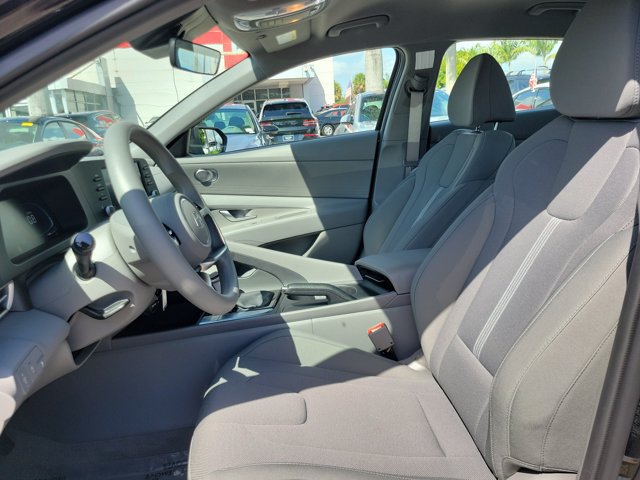 Certified 2026 Hyundai Elantra SE w/ Cargo Package FWD image 13