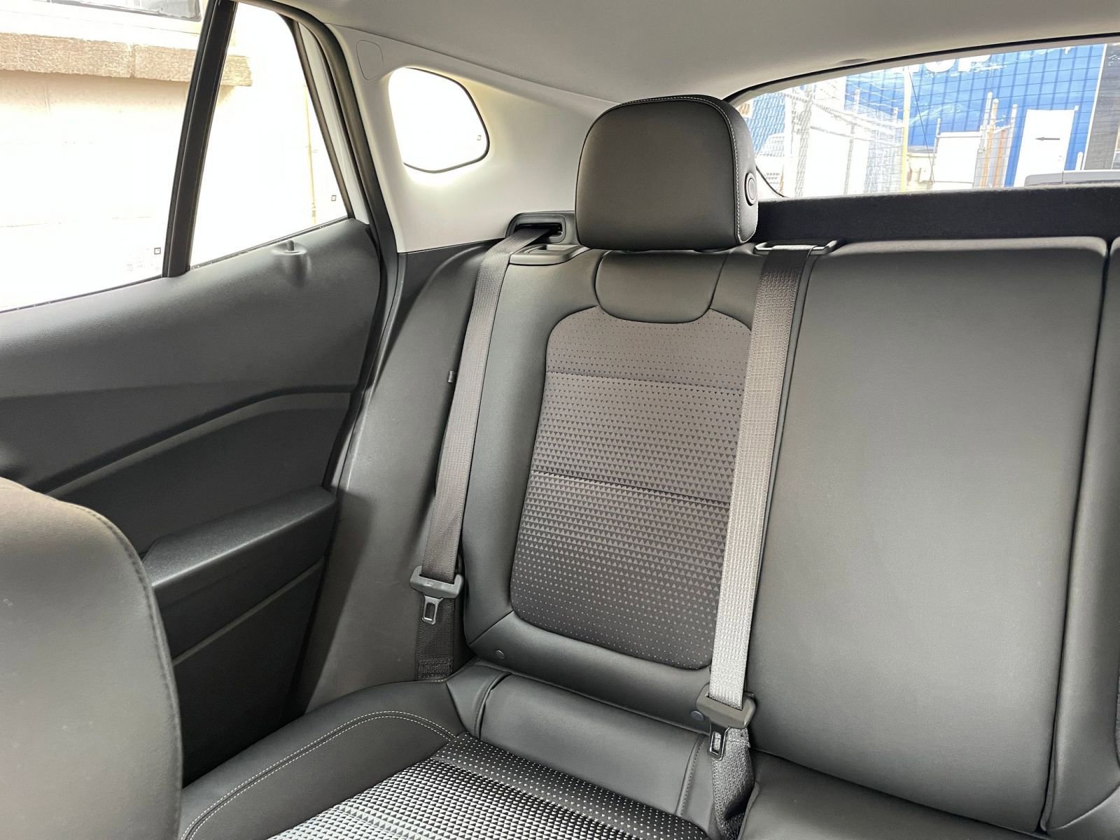 Used 2025 Chevrolet Trax LT image 38