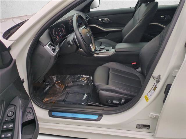 Used 2023 BMW 330i Sedan w/ Convenience Package image 17