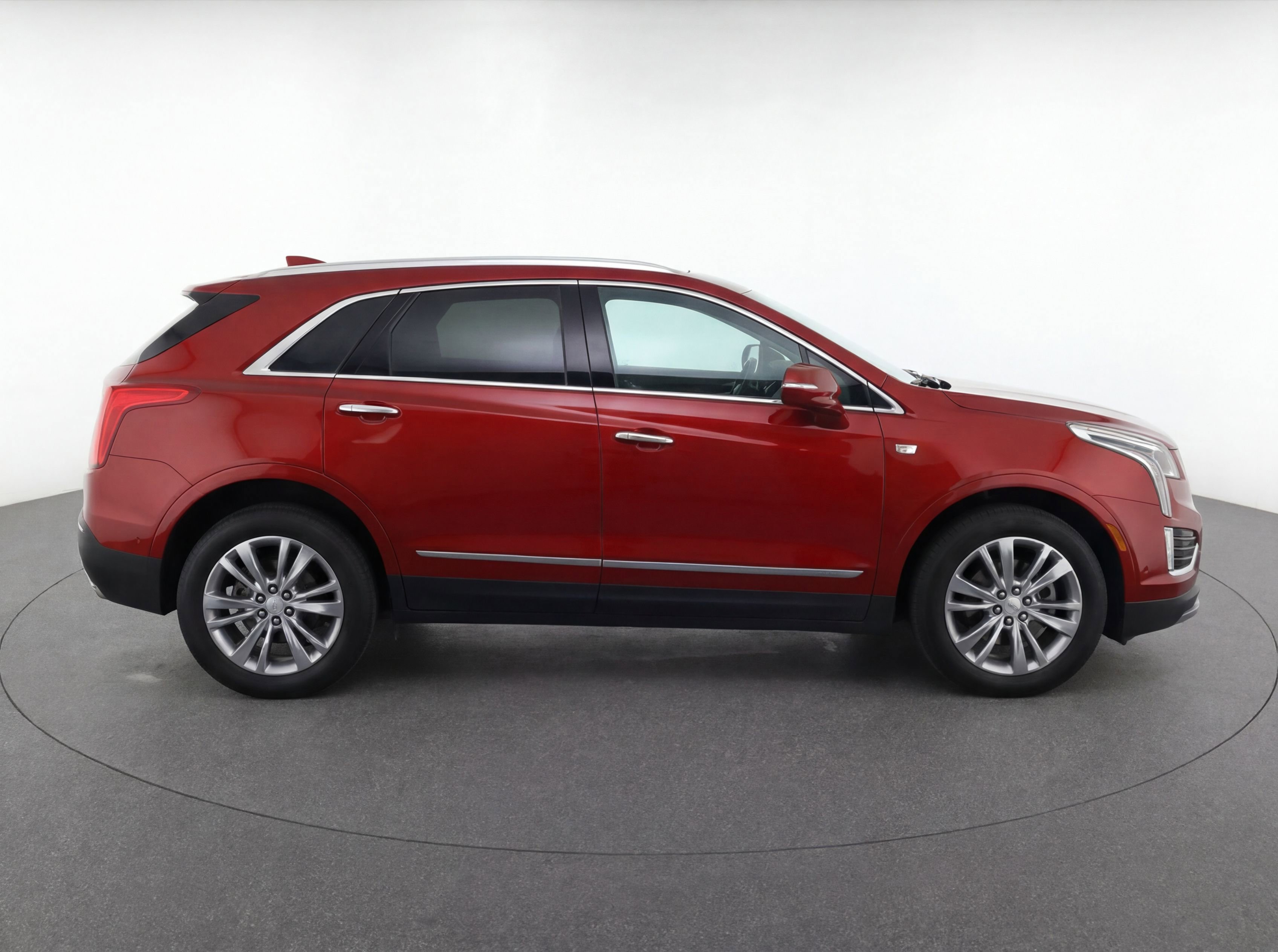 Certified 2024 Cadillac XT5 Premium Luxury w/ Technology Package FWD image 8