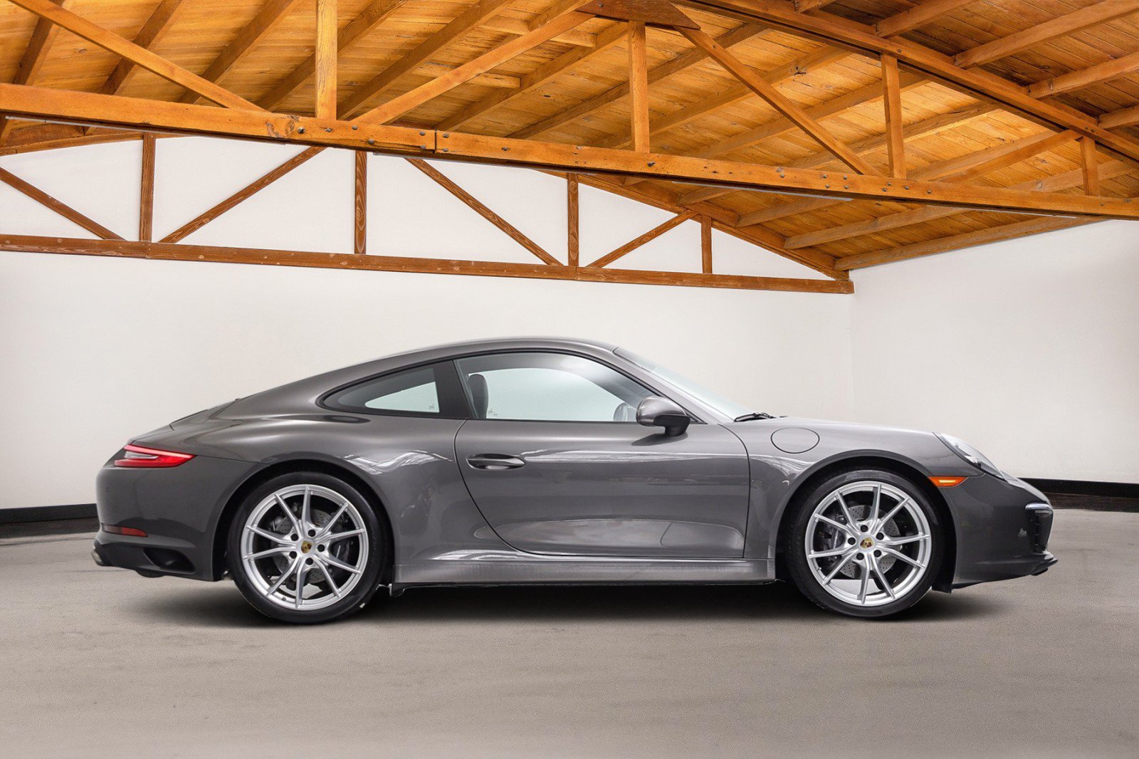 Used 2019 Porsche 911 Carrera image 4