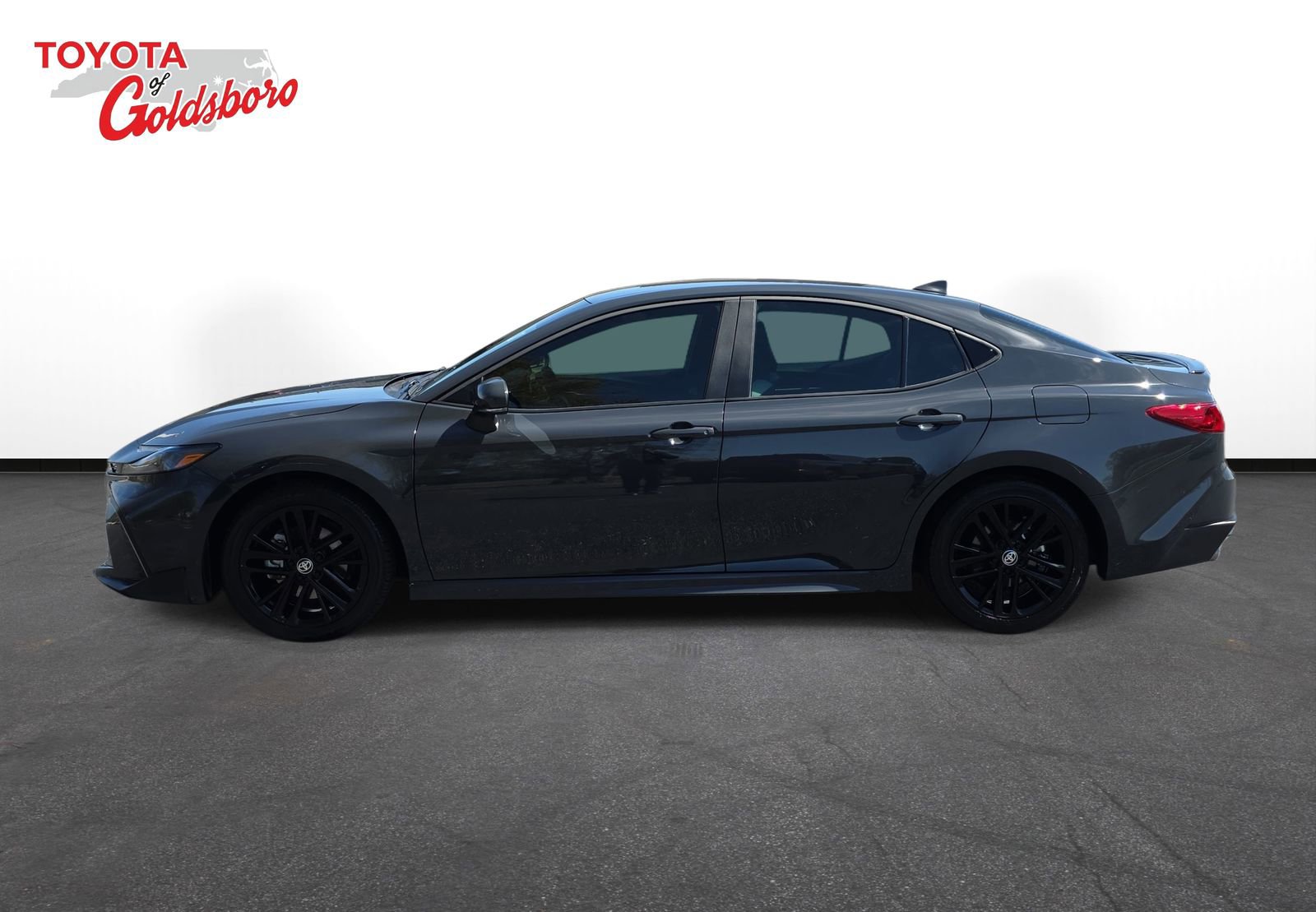 Used 2025 Toyota Camry SE image 8