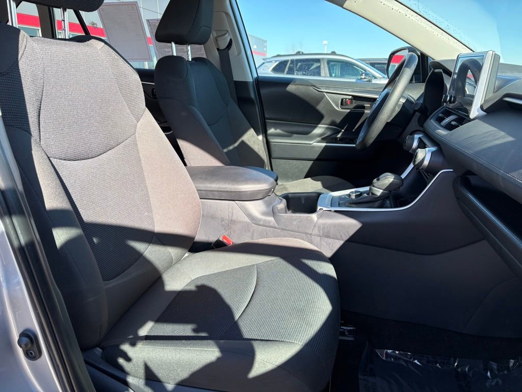 Certified 2025 Toyota RAV4 LE AWD/4WD image 13