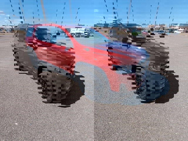 Used 2023 GMC Acadia SLE w/ Driver Convenience Package image 1