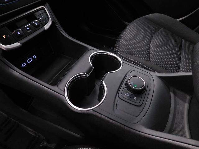 Used 2024 GMC Terrain SLE image 31