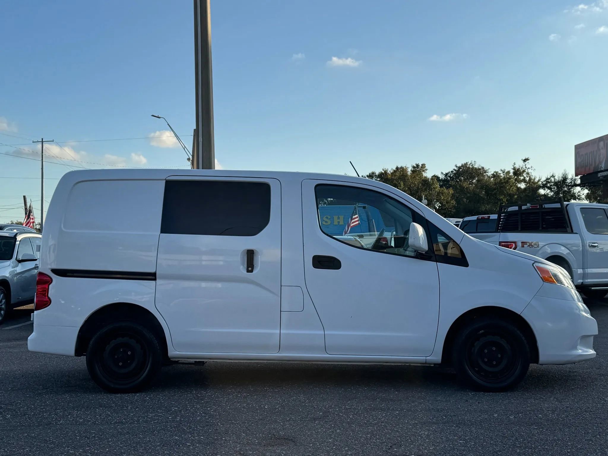 Used 2018 Nissan NV200 SV image 4