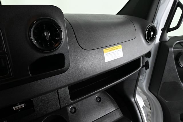 Used 2025 Mercedes-Benz Sprinter 2500 image 25