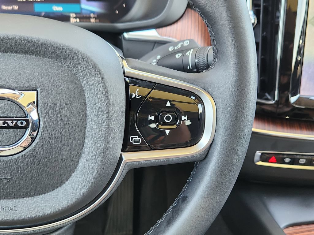 Used 2023 Volvo XC60 T8 Plus AWD/4WD image 18