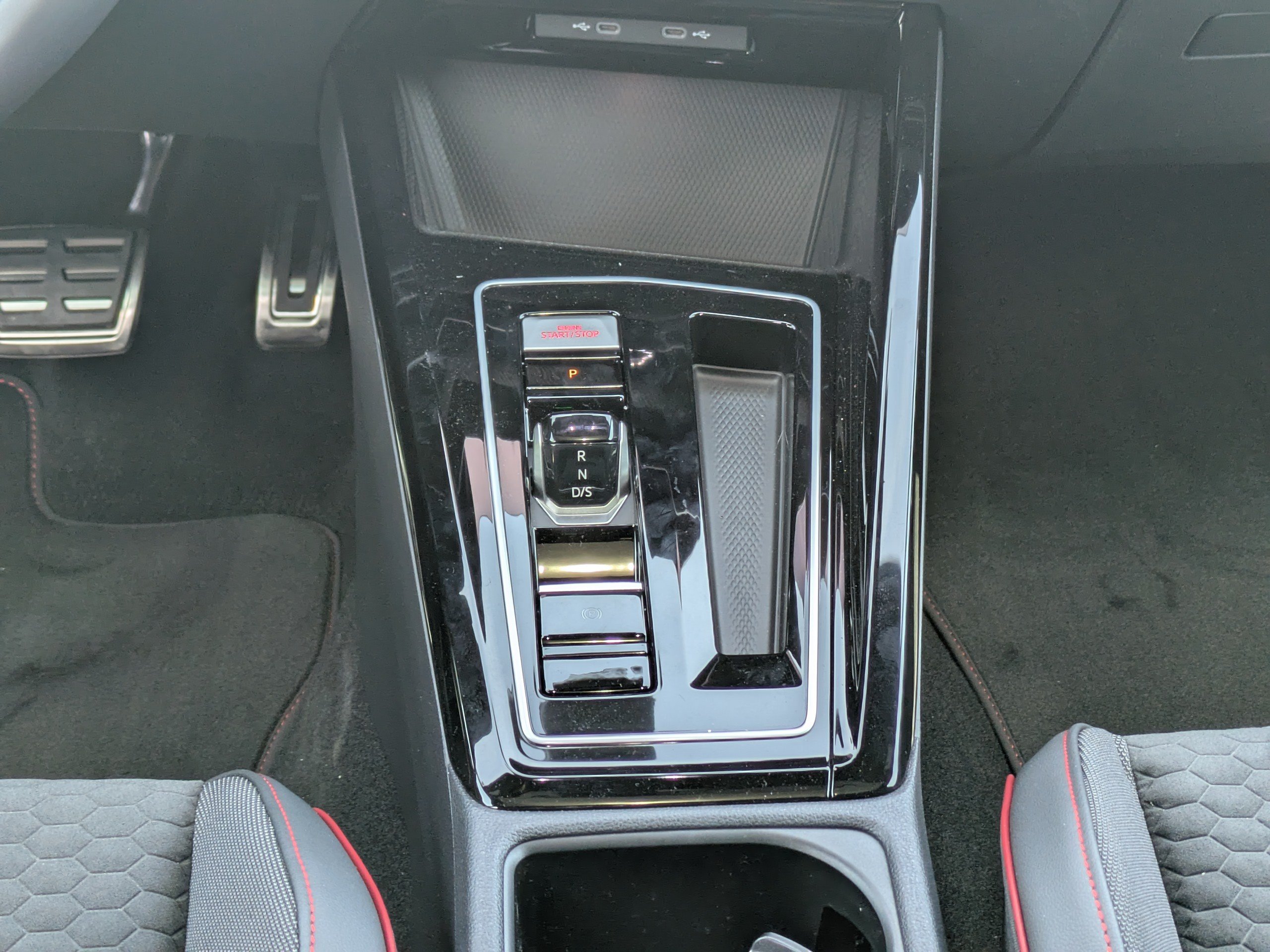New 2026 Volkswagen GTI SE FWD image 18