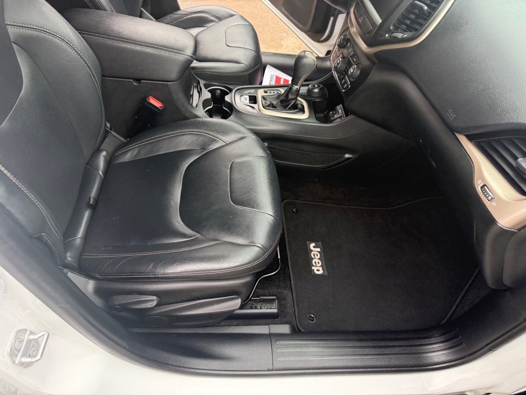 Used 2016 Jeep Cherokee Limited image 51