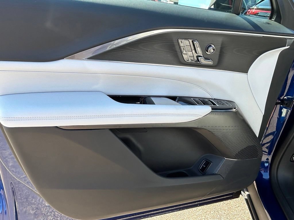 Used 2024 Cadillac Lyriq Luxury RWD image 20