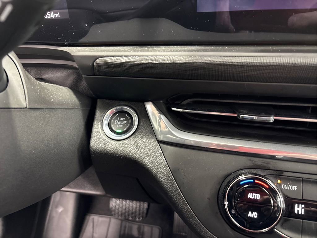 Used 2024 Buick Envista Preferred image 29