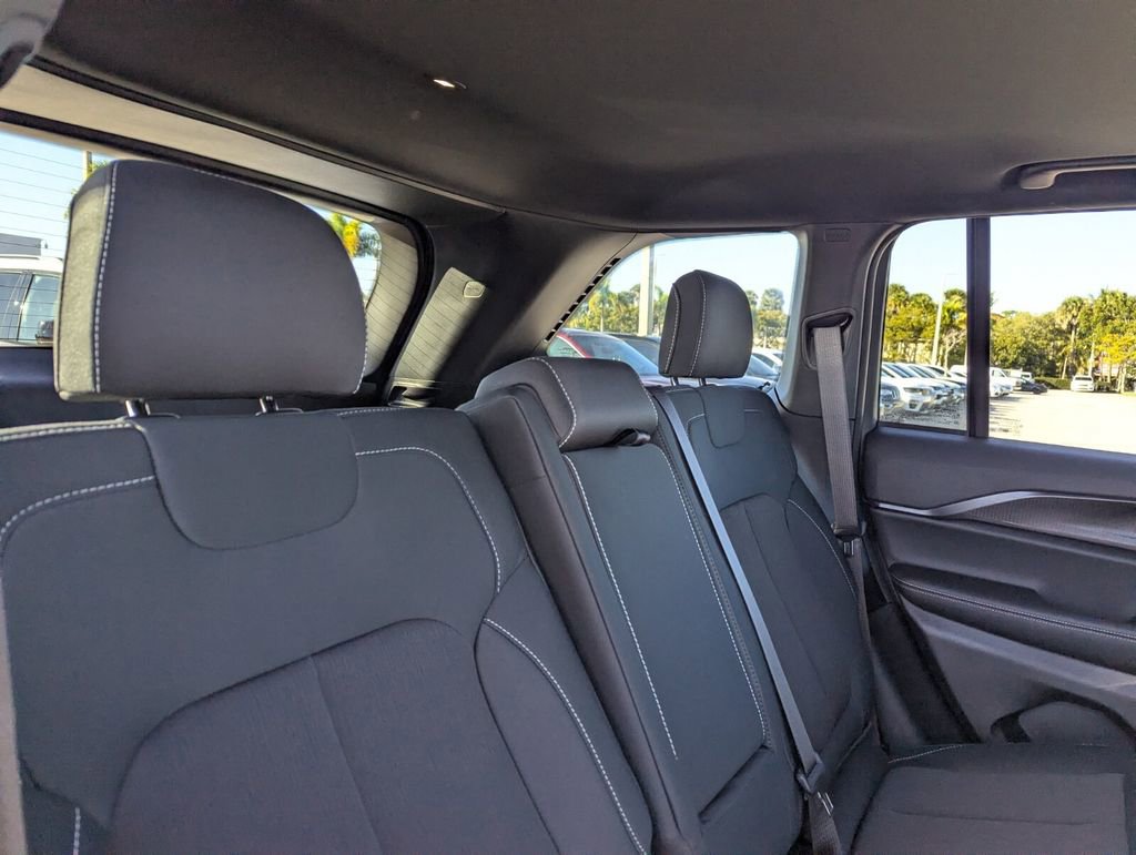 Used 2025 Jeep Grand Cherokee Laredo X w/ Trailer Tow Package image 14