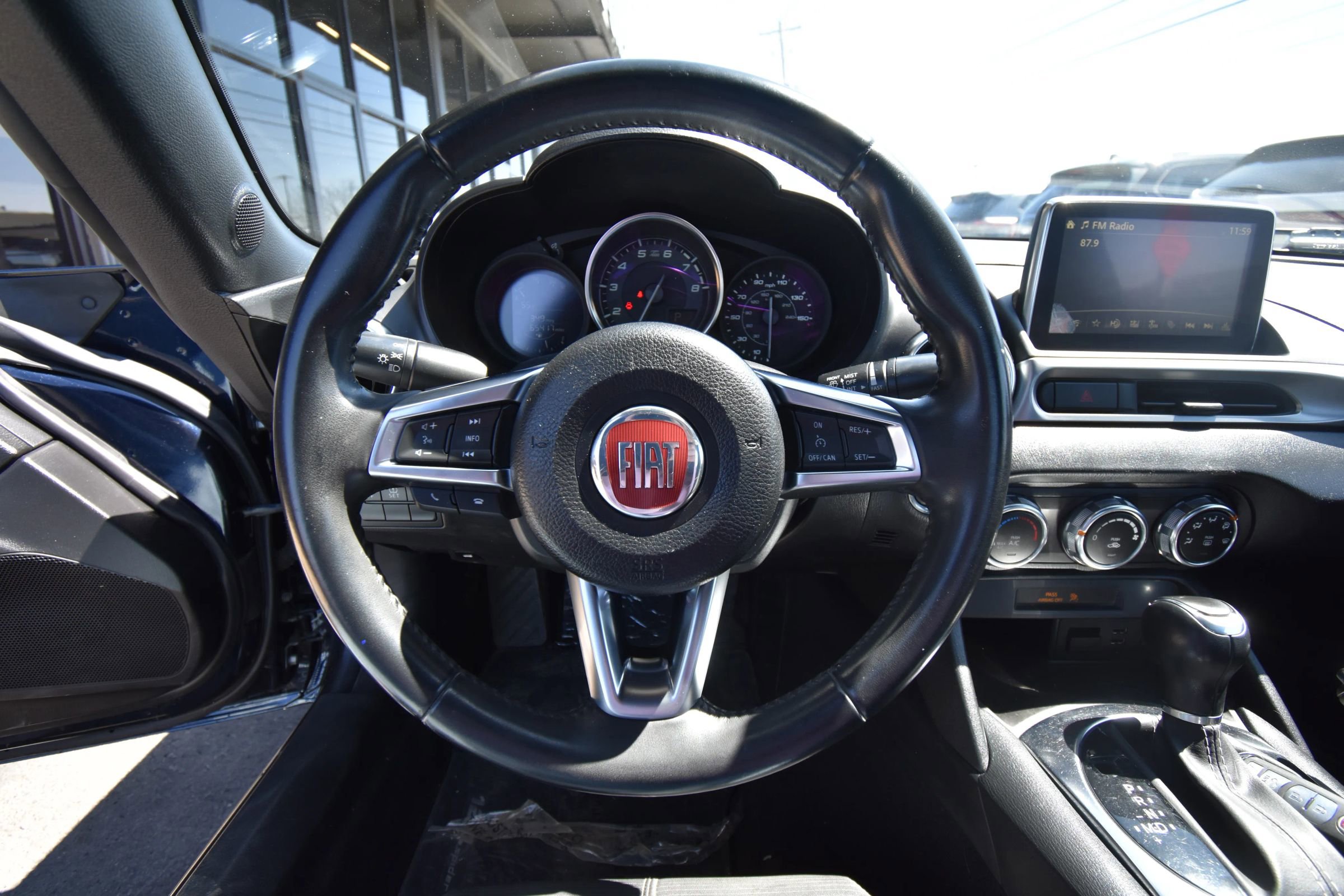 Used 2018 FIAT 124 Spider Classica w/ Technology & Siriusxm Group image 11