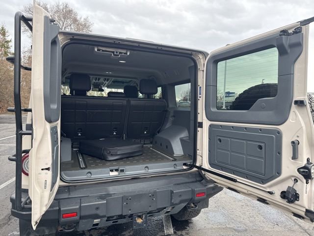 Used 2024 INEOS Grenadier Base image 28