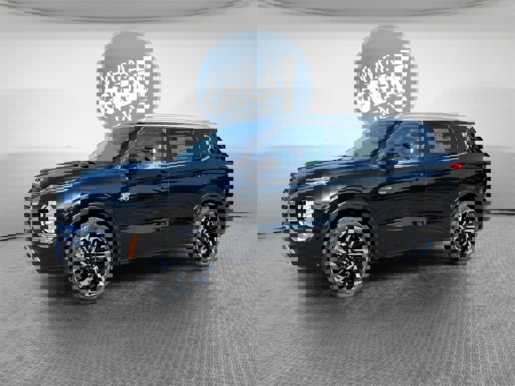 New 2025 Mitsubishi Outlander 4WD Plug-In Hybrid image 3