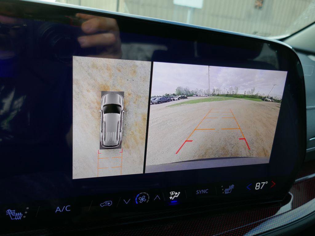 New 2026 Chevrolet Traverse Z71 w/ Enhanced Driving Package AWD/4WD image 29