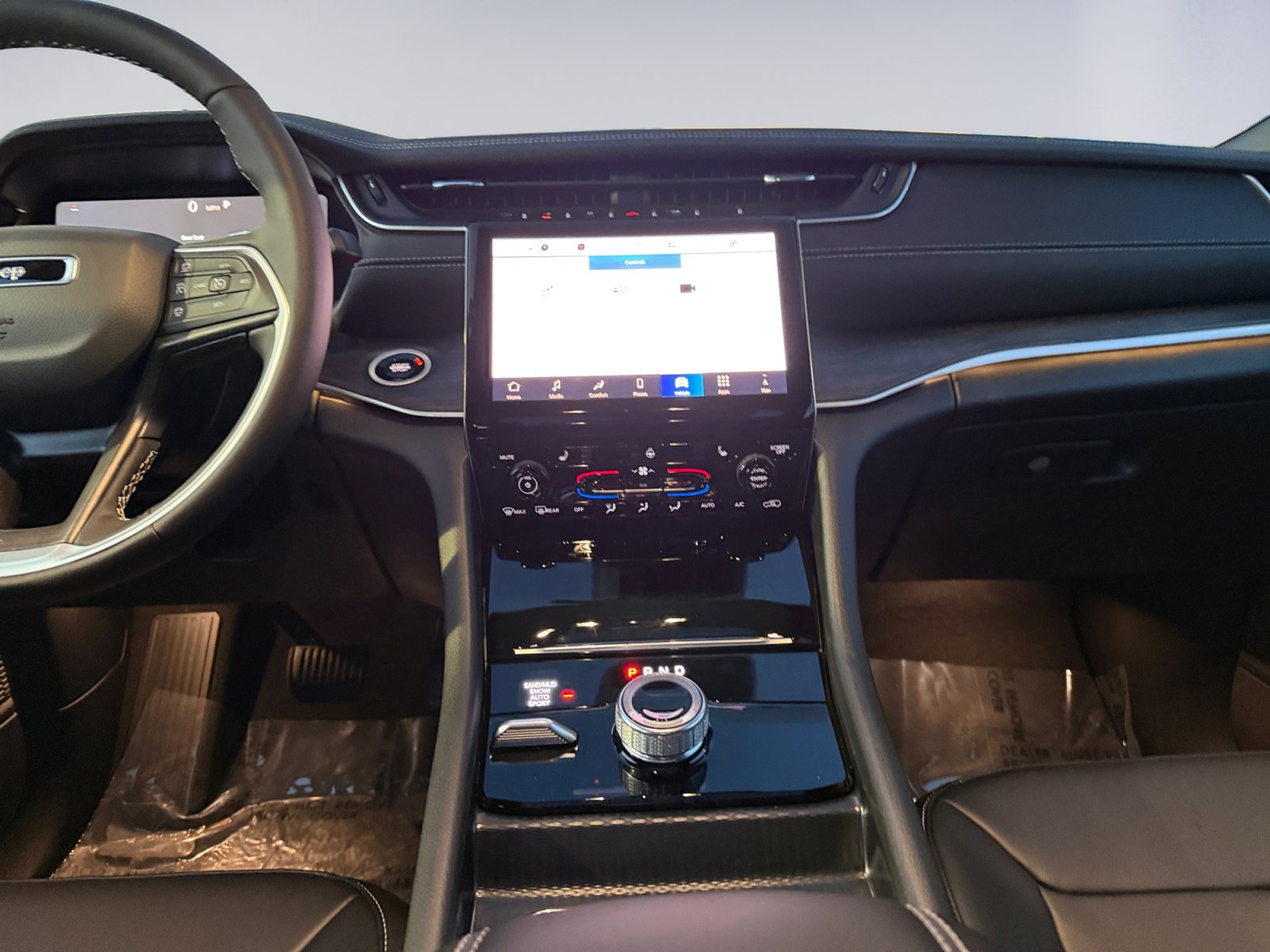 New 2025 Jeep Grand Cherokee L Limited w/ Black Appearance Package image 11