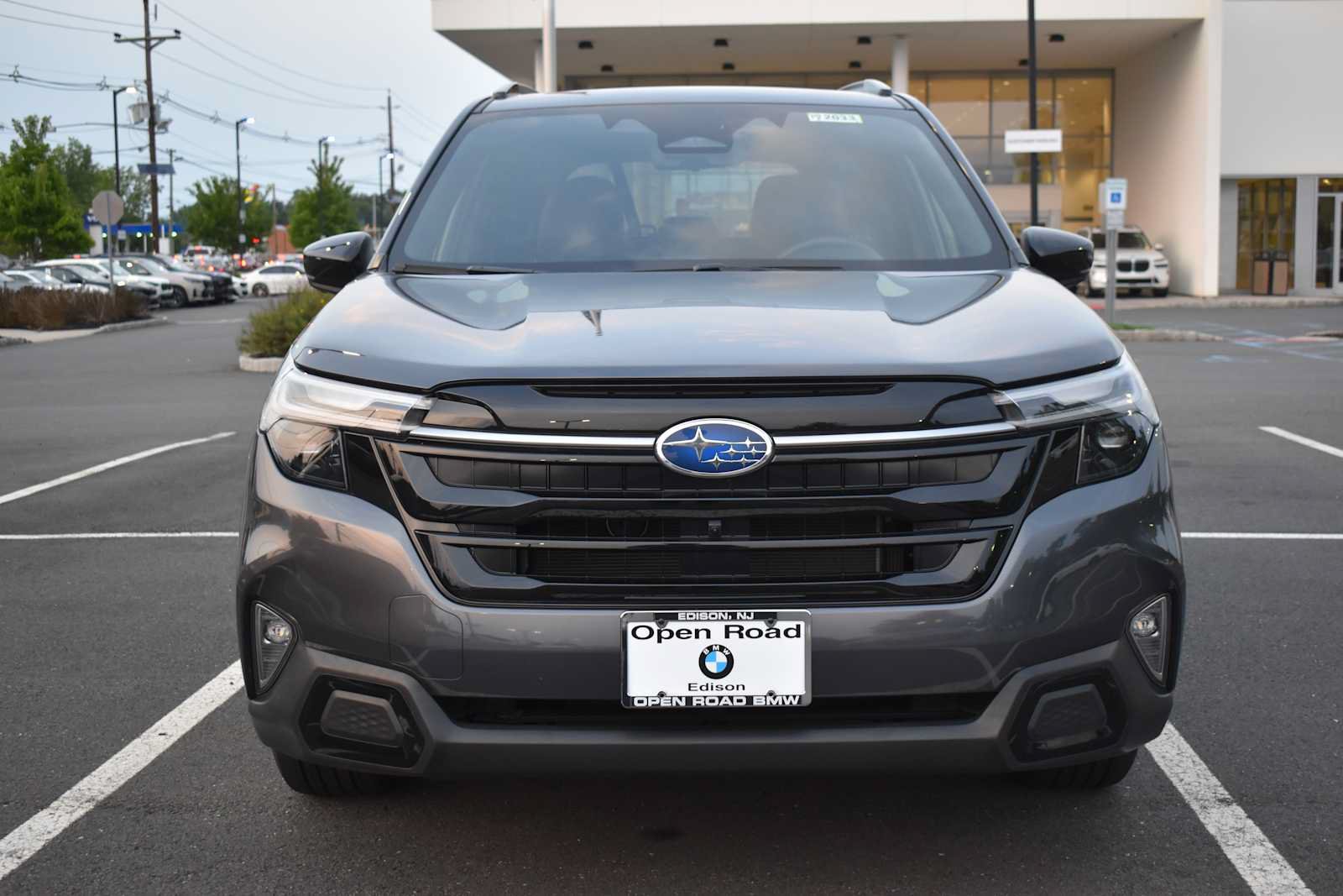 Used 2025 Subaru Forester Touring AWD/4WD image 2