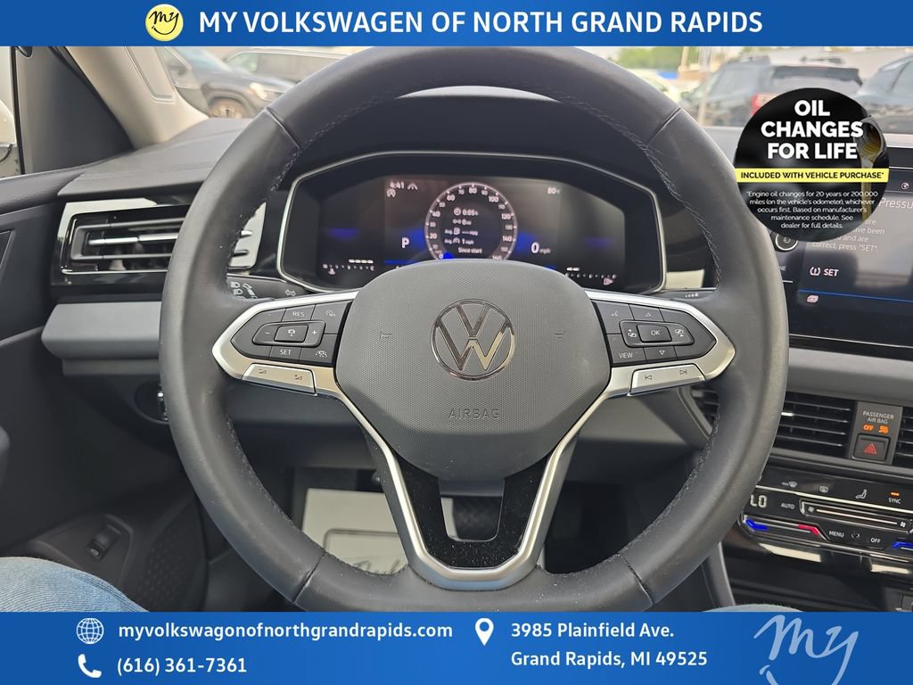 Used 2025 Volkswagen Jetta SE w/ Sunroof Package FWD image 15
