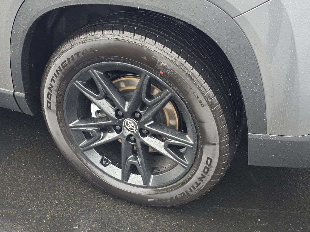 Used 2026 Toyota Grand Highlander Platinum image 12