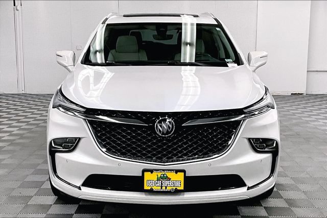 Used 2023 Buick Enclave Avenir w/ Avenir Technology Package FWD image 4