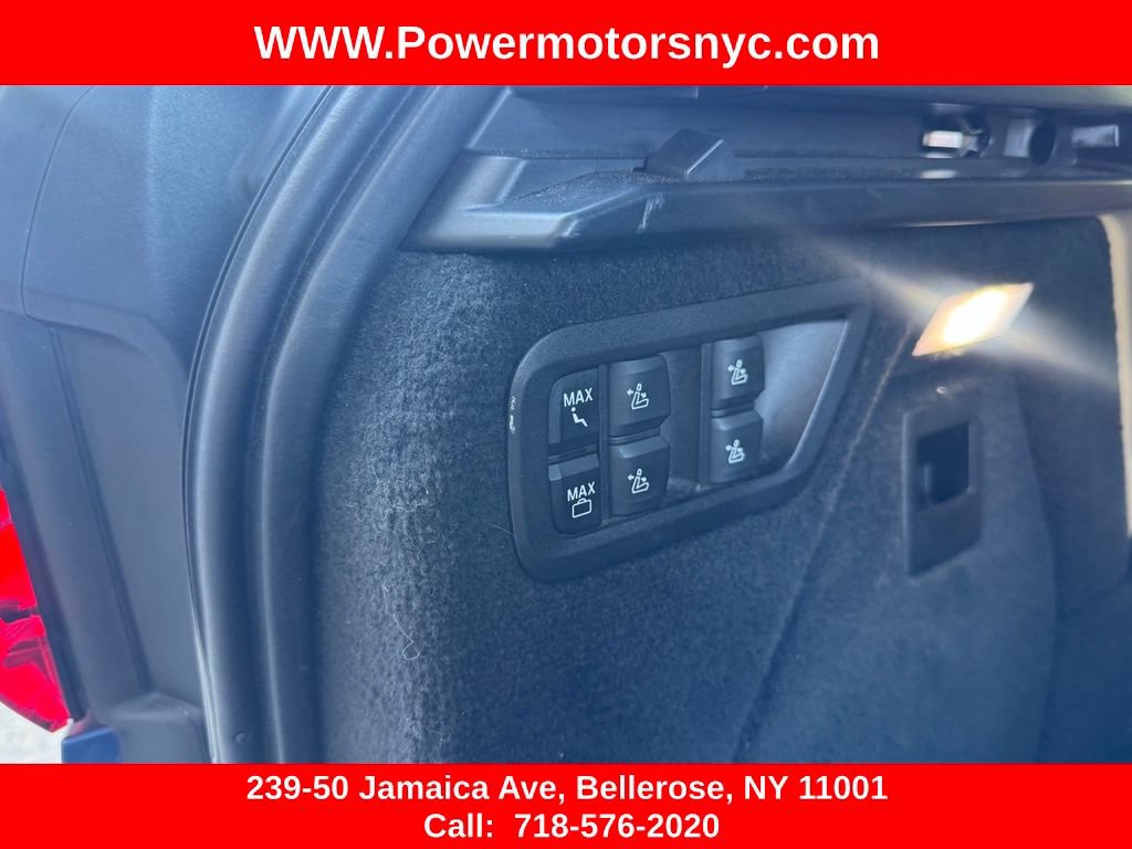 Used 2021 BMW X7 xDrive40i w/ M Sport Package AWD/4WD image 32