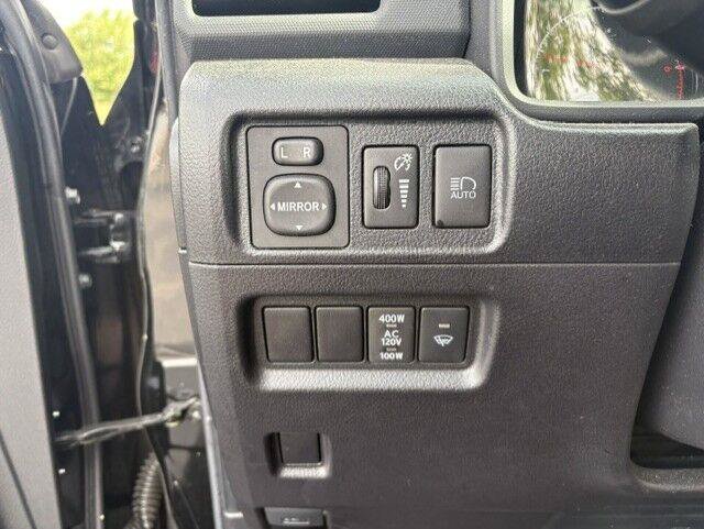 Used 2024 Toyota 4Runner SR5 Premium w/ Moonroof Package AWD/4WD image 18