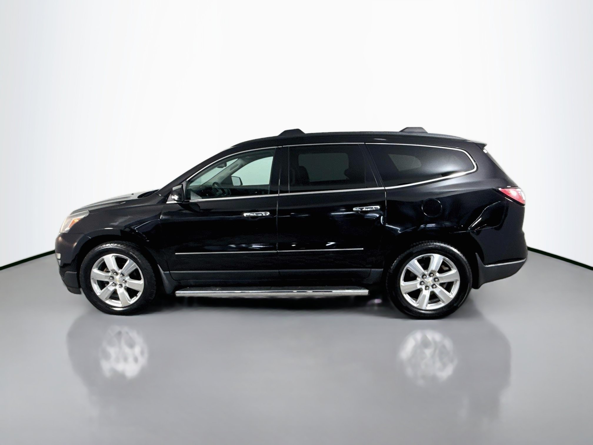 Used 2016 Chevrolet Traverse LTZ w/ LPO, 'HIT The Road' Package AWD/4WD image 6
