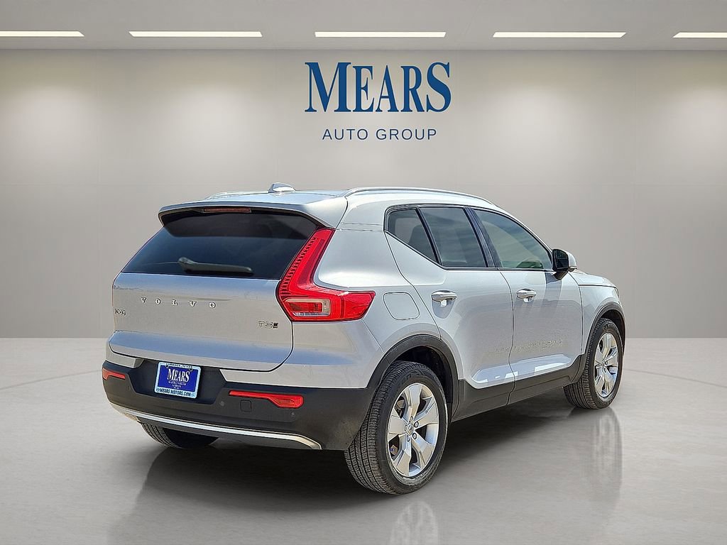 Used 2021 Volvo XC40 T5 Momentum w/ Advanced Package image 5