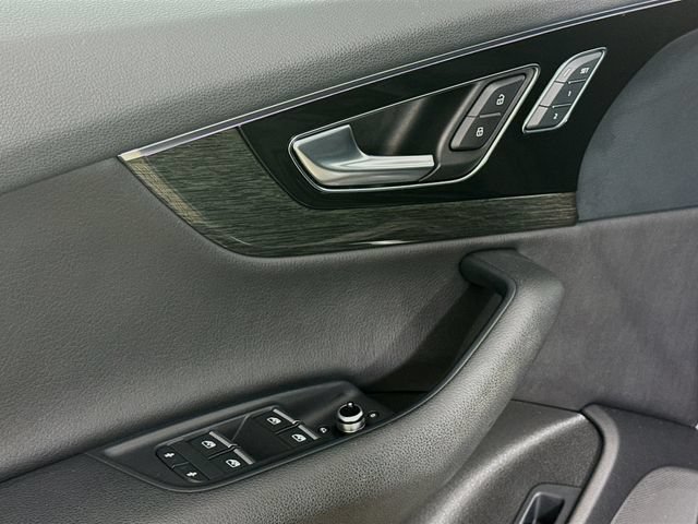 Used 2018 Audi Q7 3.0T Prestige AWD/4WD image 18