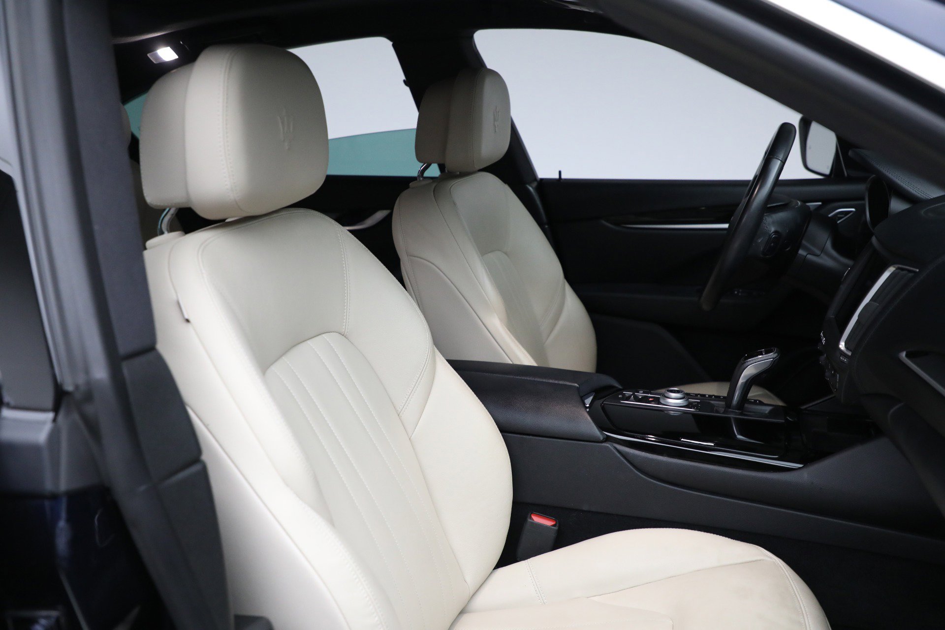 Used 2019 Maserati Levante image 17