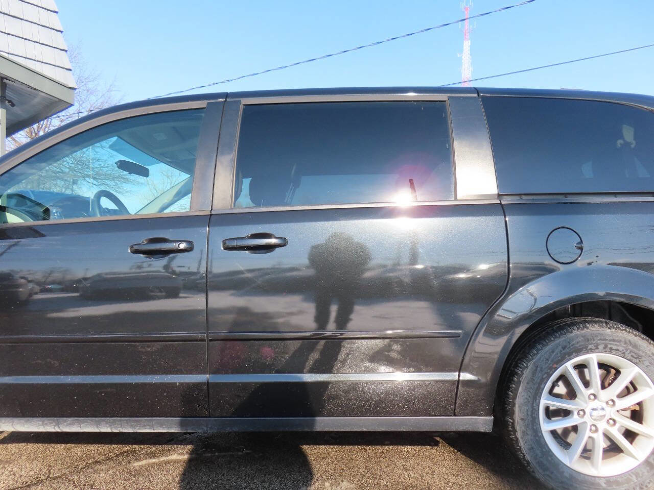 Used 2016 Dodge Grand Caravan SXT image 28